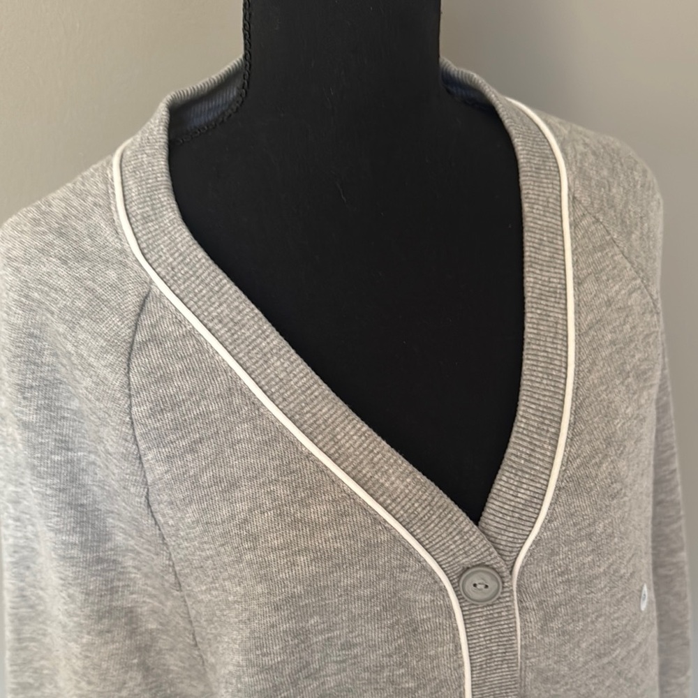 American Eagle Outfitters - Gray Button-Up Women's Sweater - Picture 5 of 8